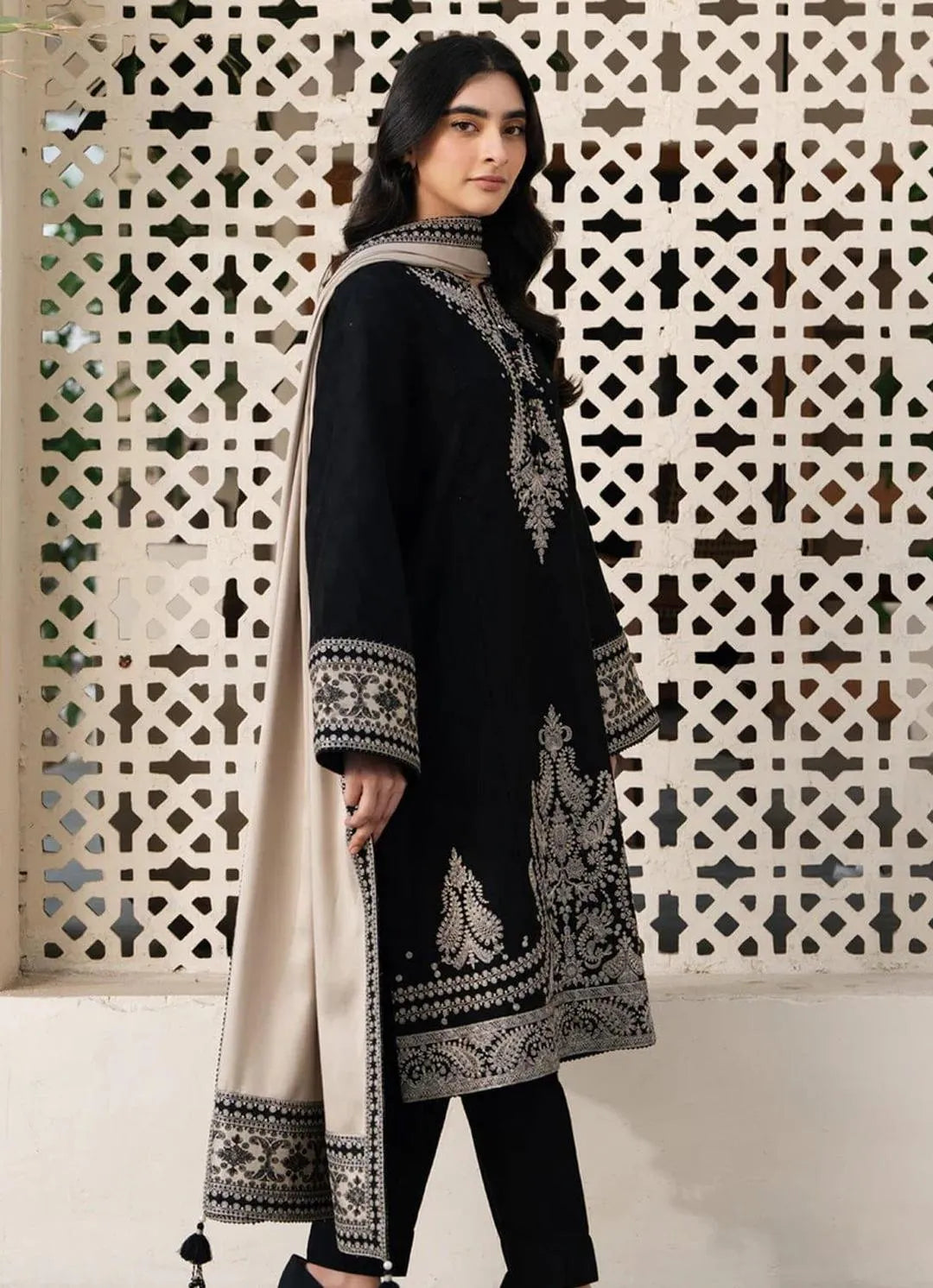 Midnight Elegance Embroidered Black Kaftan Set